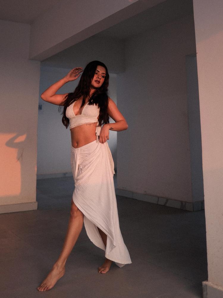 Glamorous Avneet Kaur