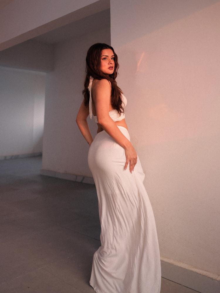 Glamorous Avneet Kaur