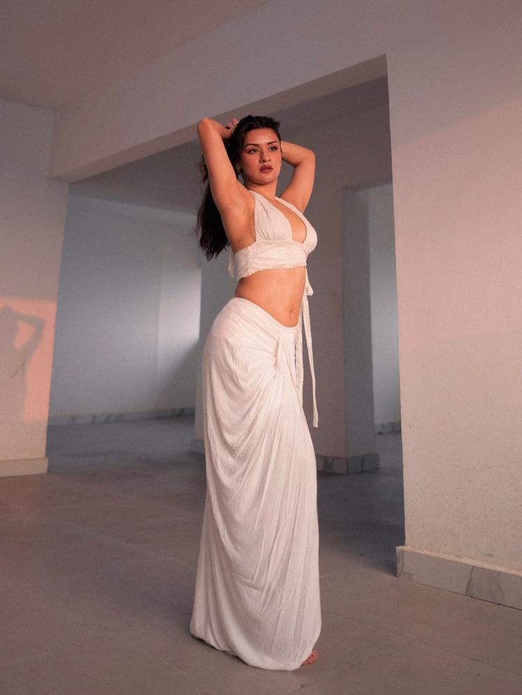 Glamorous Avneet Kaur