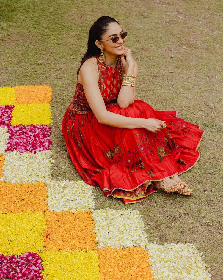 Mrunal Thakur