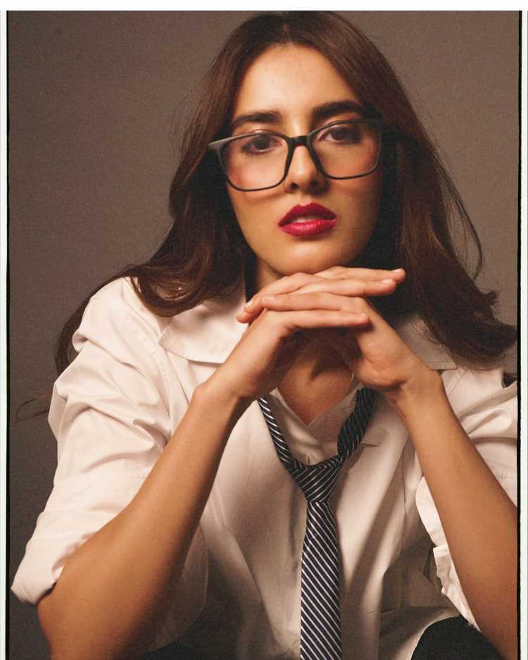 Dazzling Simrat Kaur